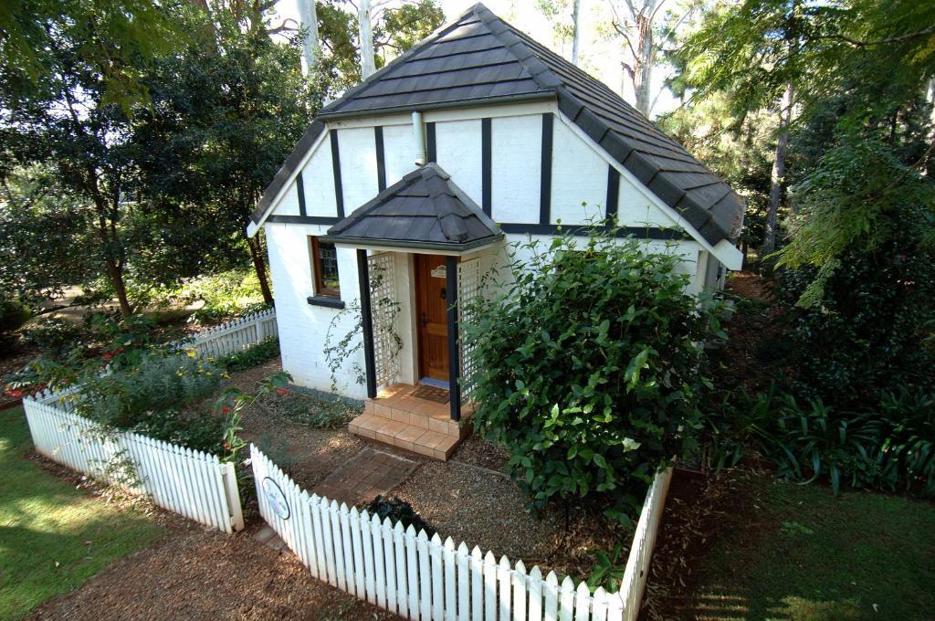 Lisson Grove Hotel Mount Tamborine Room photo